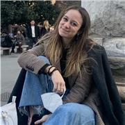 Laurenda in Scienze della Comunicazione offre ripetizioni di materie umanistiche a chi è alle prime armi con il latino e il greco